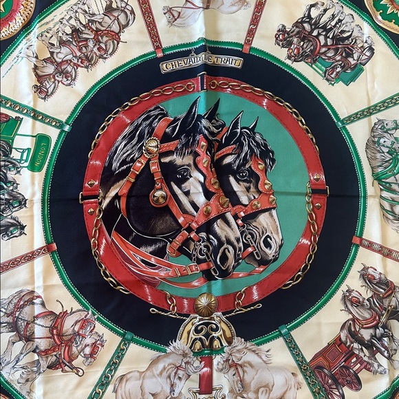 100% Authenic Hermes carre 90 Chevaux DE Trait scarf - Picture 13 of 14